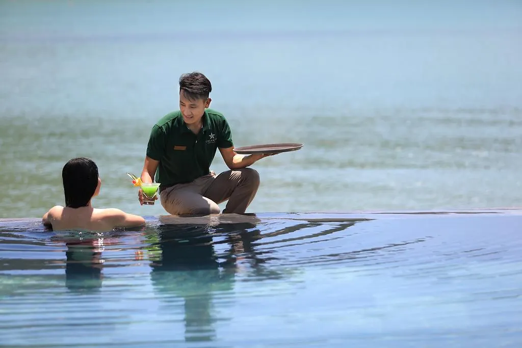 L'Alya Bucht Ninh Van 5*,