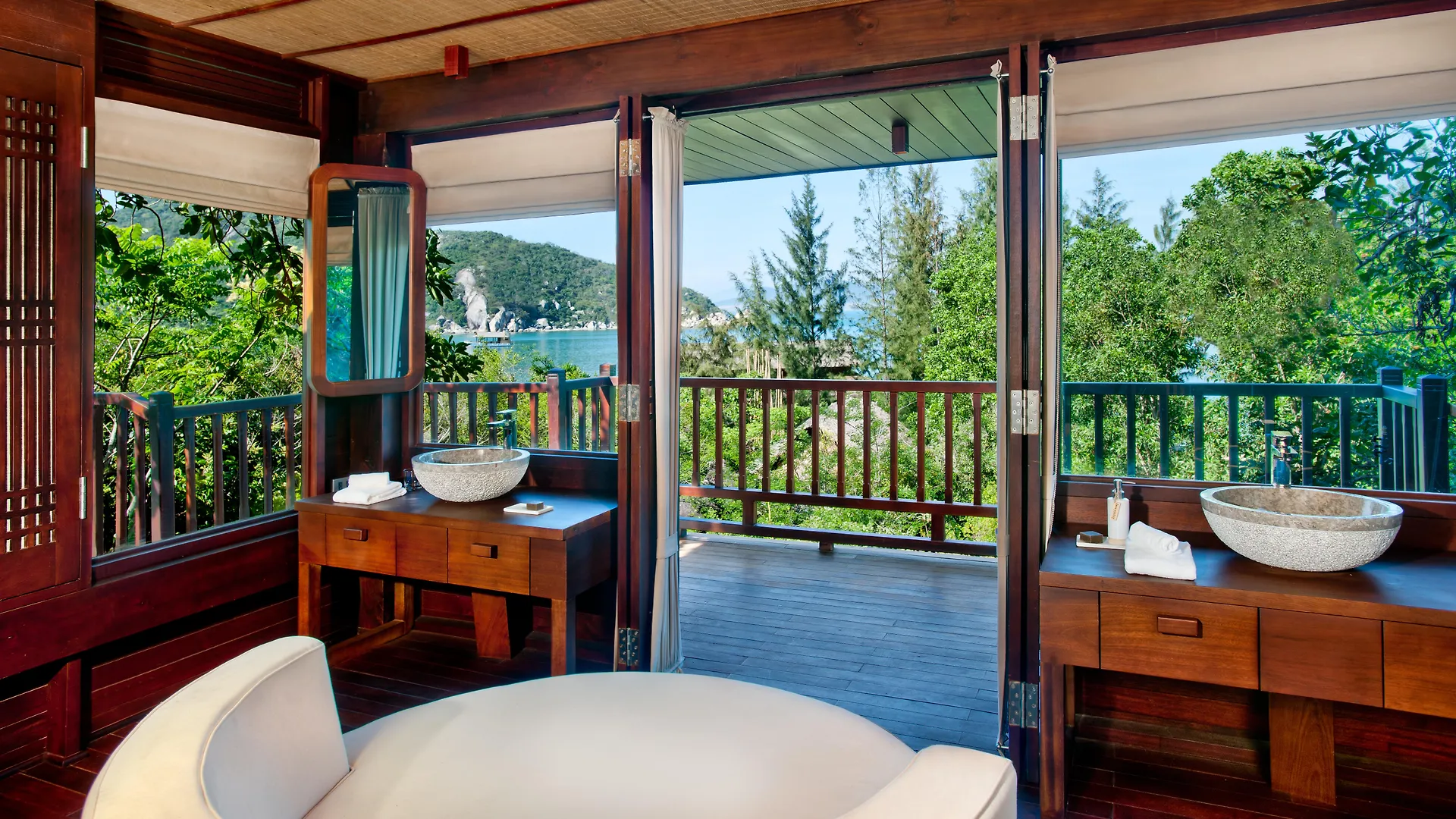 L'Alya Ninh Van Bay 5*,